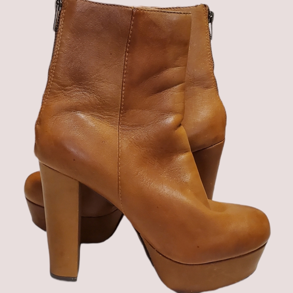Retro PLATFORM booties Steve Madden size 7.5
